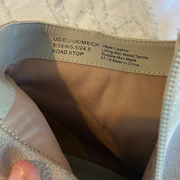 NEW Kenneth Cole Road Stop Block Heel Ankle Bootie - Picture 5 of 6